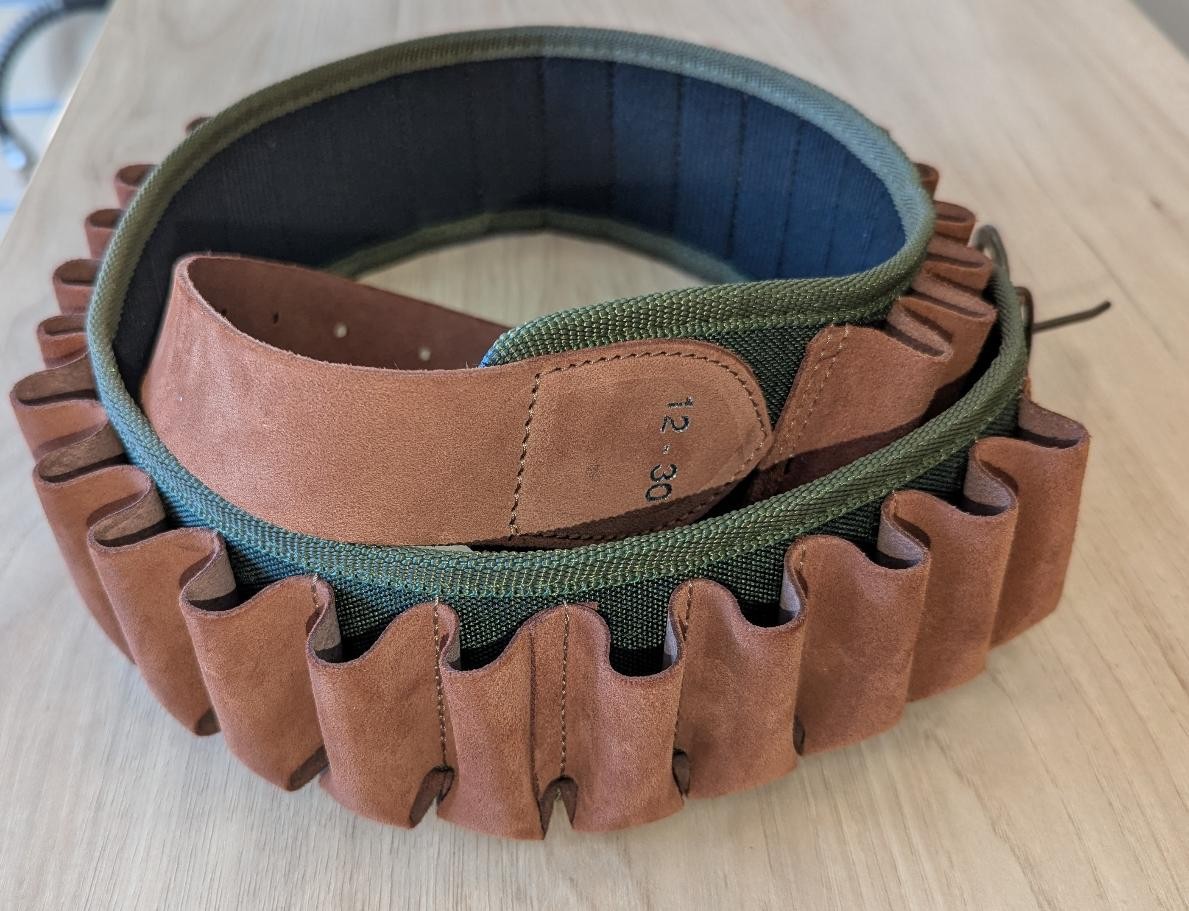 Cartouchière en cuir retourné et cordura cal 12 - 30 tubes